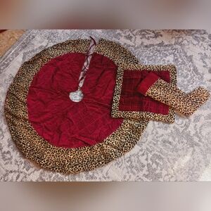 54" Tree Skirt with Matching Pillowcase and Stocking